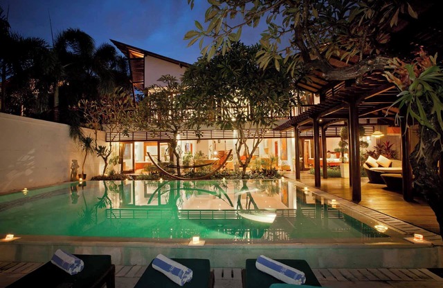 Spacious 6-bedroom villa near Mertasari Beach