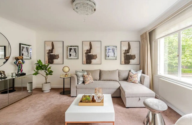 Spacious 7 Bed Marvelous Mansion with Rooftop Terrace & AC