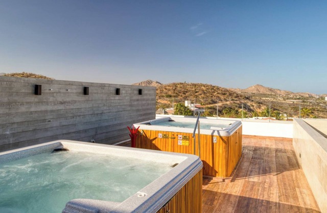 Spacious 8-bedroom house with AC and fitness room in beautiful San Jose del Cabo