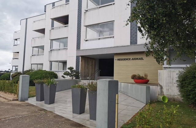 Spacious and bright 3-key studio, 100 metres from the sea