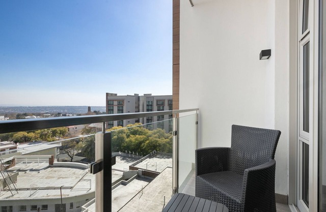 Spacious and Elegant 2 Bedroom Apartment