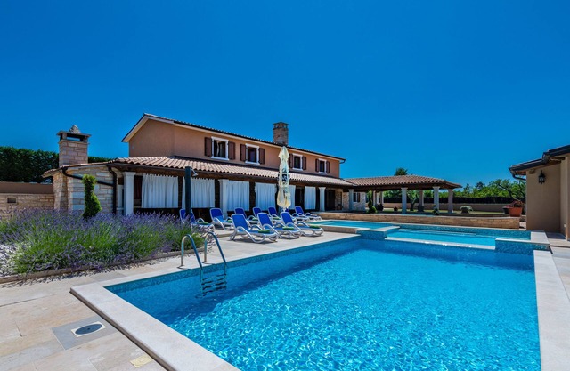 Spacious and private pool villa, quiet and child-friendly