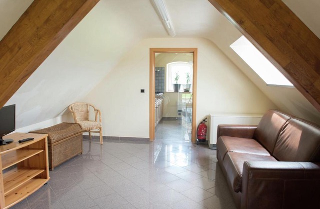 Spacious and well cared-for house with a panoramic view, sauna and a summer pool