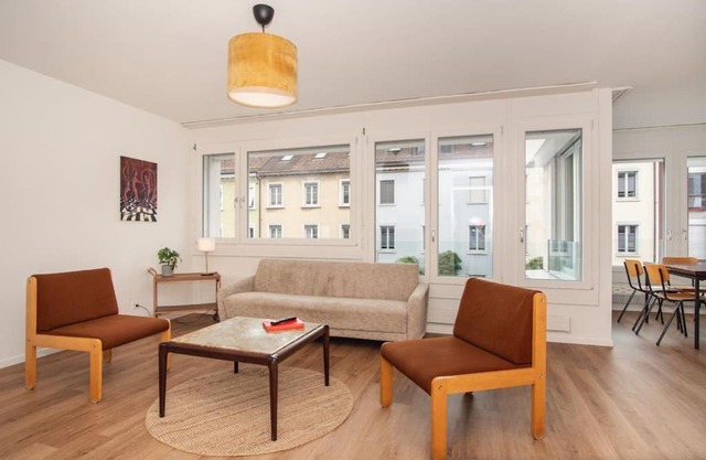 Spacious apartment next to Rhine