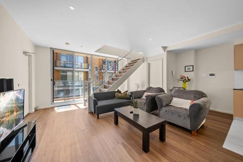 Spacious Apartment with Gym & Pool Access