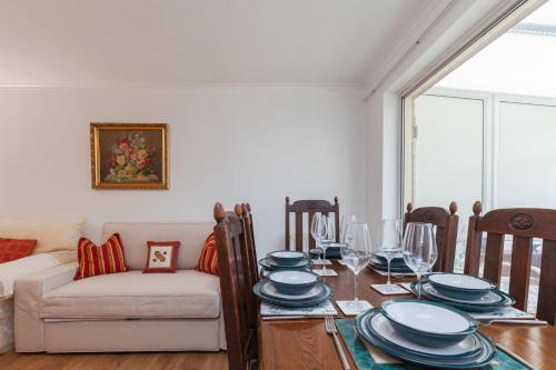 Spacious Bungalow with Parking & Garden, Only 15 Minutes from Oxford City Centre