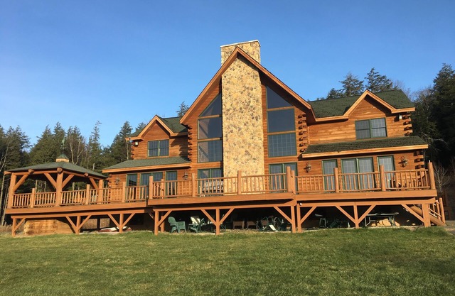 Spacious Cabin near Hunter & Windham Mountains - 5-25-minute drive - 6 Bedrooms