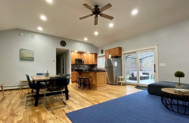 Spacious chalet near Hunter/Windham with amazing game room and fast internet