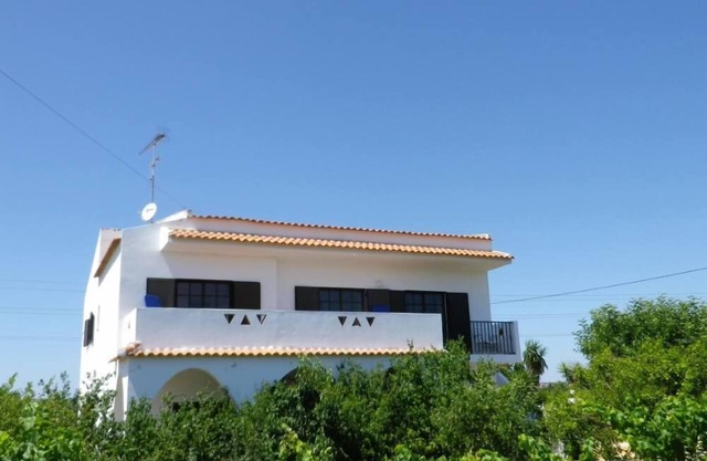 Spacious Contemporay apartment in an independent villa