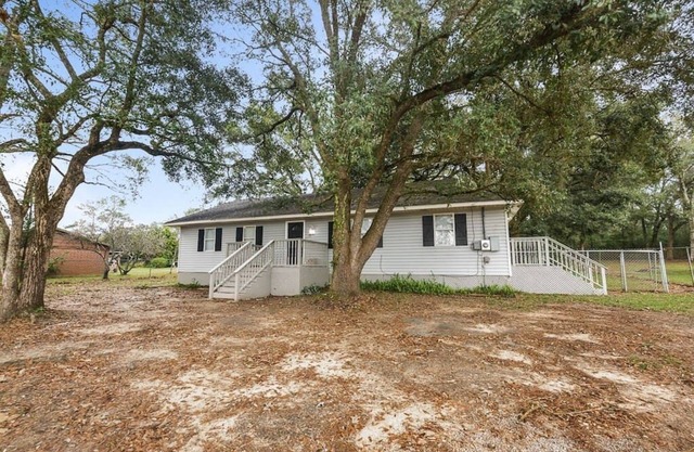 Spacious Country Home on Meadow