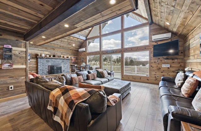 Spacious-Cozy Cabin-Jim Thorpe-Sauna-Game Room-Fireplace-Pool-Lake-Beach-Slopes