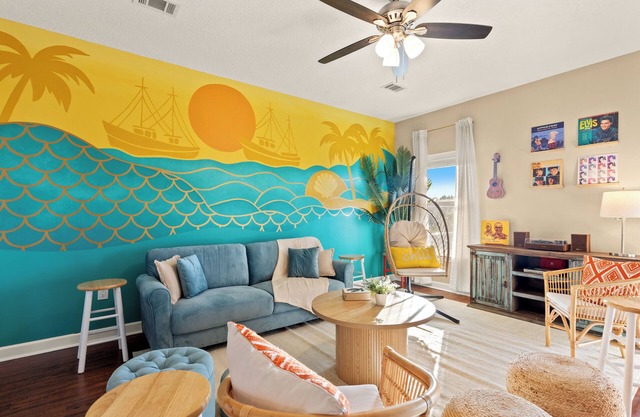 Spacious Destin Dream 5BR, Walk to Beach + Steps to Resort Pool