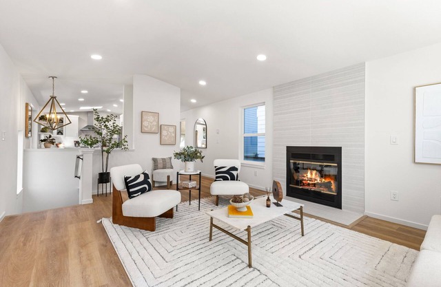 Spacious Family 3BR Home near Green Lake Seattle, Yard, Garage & Pets OK