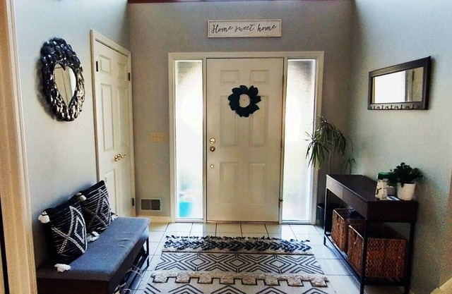 Spacious Family Home Near Lake Ontario