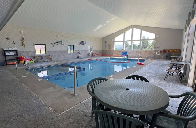 Spacious Family Ready 2BR Riverside Retreat | with Indoor Pool & Waterside Deck