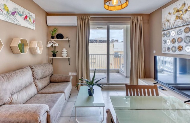 Spacious, fully equipped 4BR in Pietà w/WIFI & AC