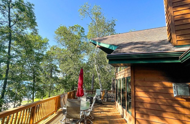 Spacious gathering lake house accommodating up to 20 people