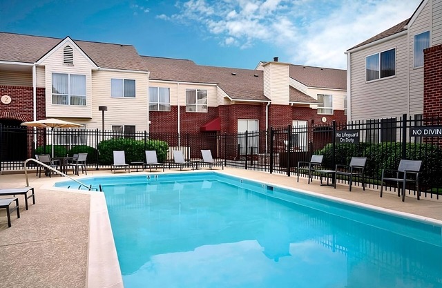 Spacious Good-Value Accommodation! w/Outdoor Pool, Pet-Friendly, Free Parking