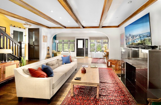 Spacious Historic Pittsburgh Getaway Near Downtownn