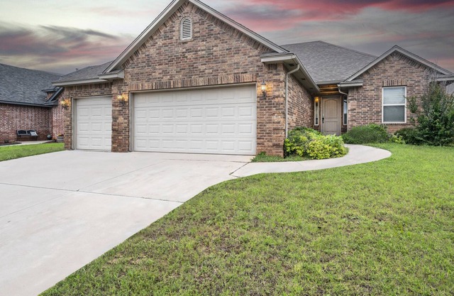 Spacious Home - 5 Min. to OU campus!