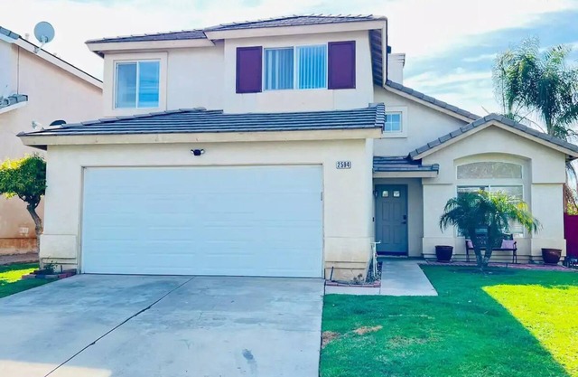 Spacious home in Corona-CA