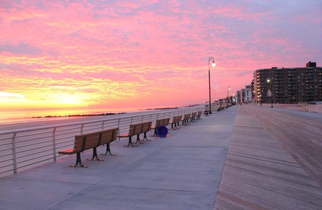 Spacious home in the LB neighborhood, 1 block from the beach & restaurants