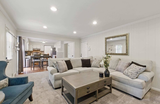 Spacious Home in OP|Fenced Yard|King Beds+GameRoom