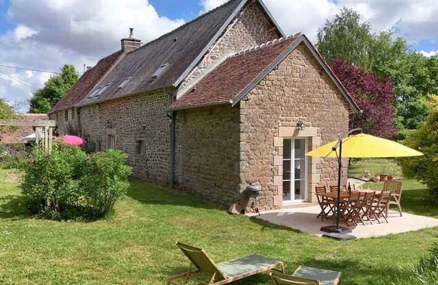 Spacious house with garden and terrace in Saint-Fraimbault