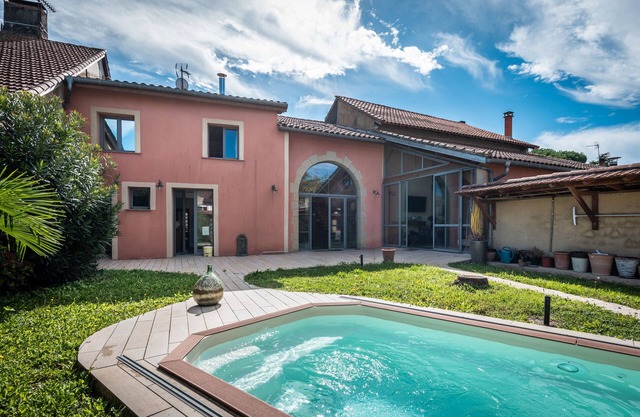 Spacious House in Marciac with Private Pool and Terrace