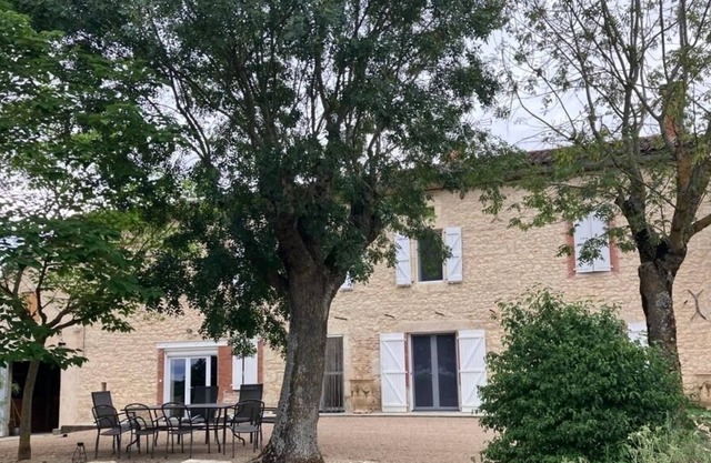 SPACIOUS HOUSE - QUIET - GARDEN