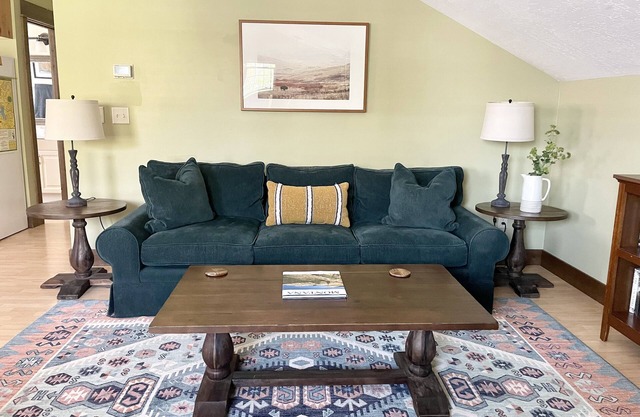 Spacious Loft Apartment with Parking and Laundry