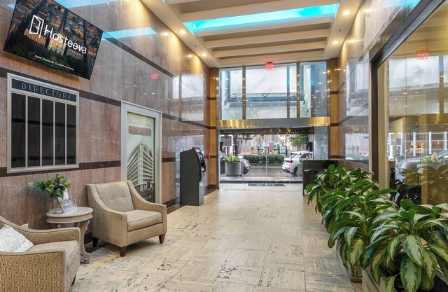 Spacious Modern Condo near French Quarter