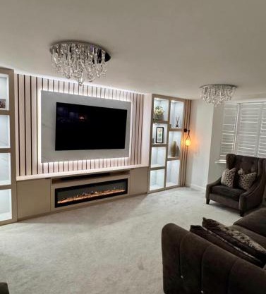 Spacious Modern Retreat - 4 Bedrooms, Private Garden & Free Parking