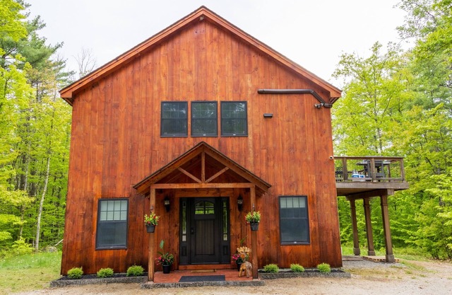 Spacious Mountain Retreat in the Heart of North Conway, NH