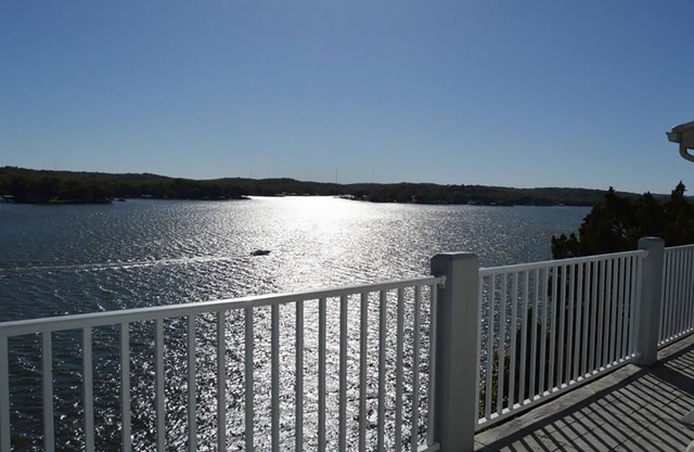Spacious Penthouse, Spectacular Main Channel View, Village of Four Seasons