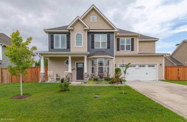 Spacious Pool Oasis, Private Fun Home Near to Base with a Game Room!