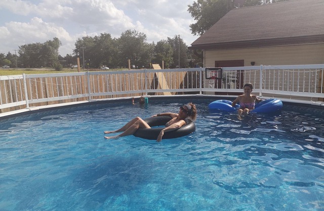 Spacious & Private Country Bungalow - Pet Friendly