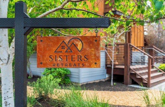 Spacious retreat for reunions, friends, family, and business