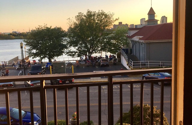 Spacious Riverfront Townhome Directly Across from Downtown Louisville