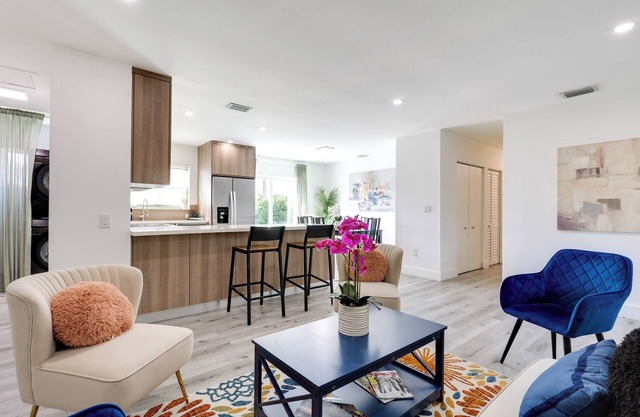 Spacious + Serene Miami Home: Walk to Metrorail!