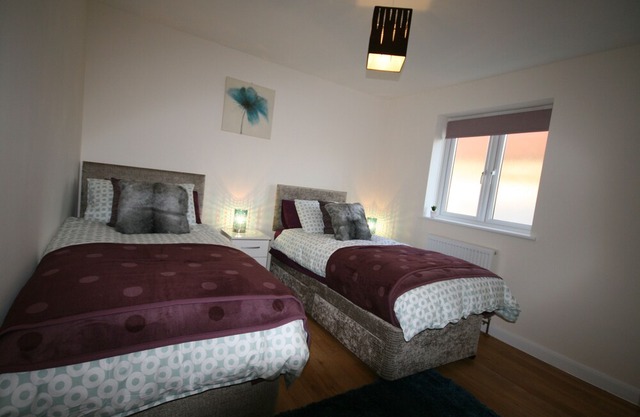 SPACIOUS SERVICED APARTMENT WITH 2 BEDROOMS IN THE HEART OF AYLESBURY.