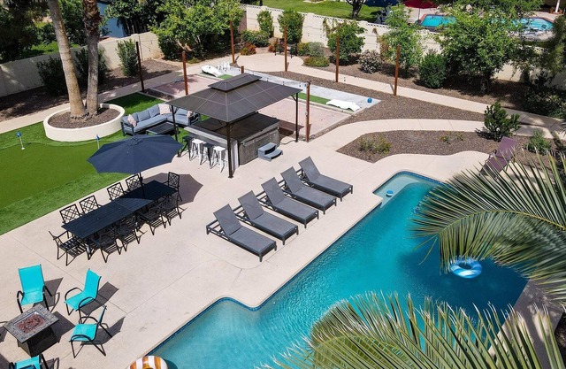 SPACIOUS SOUTHWEST OASIS: HEATED POOL + SPA + MORE