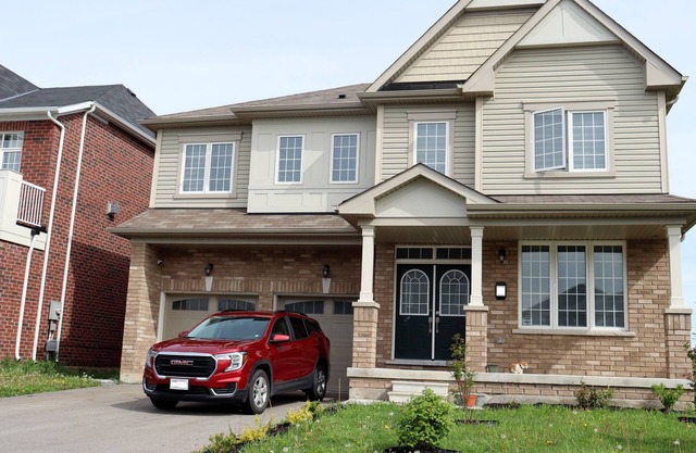 Spacious stay, 15 min to Niagara Falls & US border (Basement Apartment)