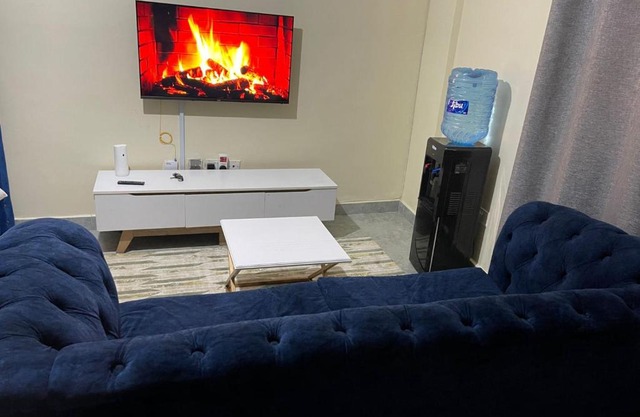 Spacious studio apartment, free parking on premise