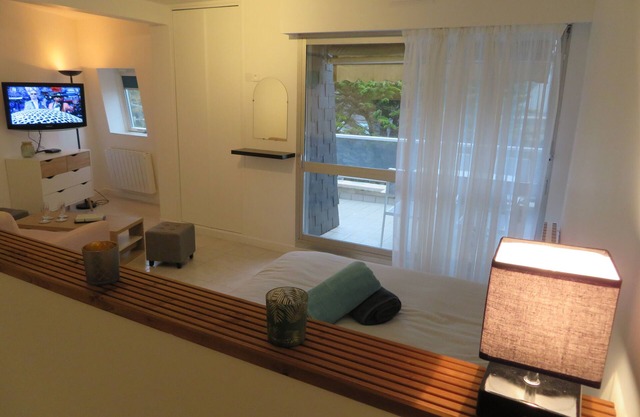 SPACIOUS STUDIO WITH BALCONY with small sea view