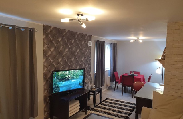 Spacious, Stylish Two-Bedroom Maisonette, Modern Amenities, Elegant Interiors