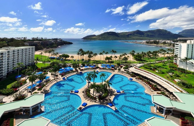 Spacious Suite w/Private Lanai | Beachfront Retreat w/Airport Shuttle