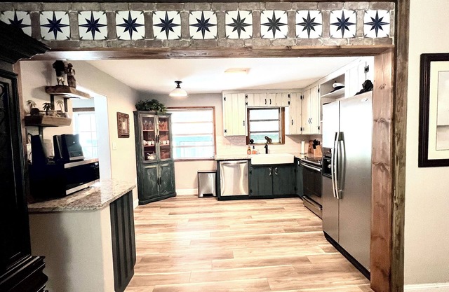 Spacious "The Lodge" 3 bed 2 bath w/Pool and plenty of Boat or RV parking!