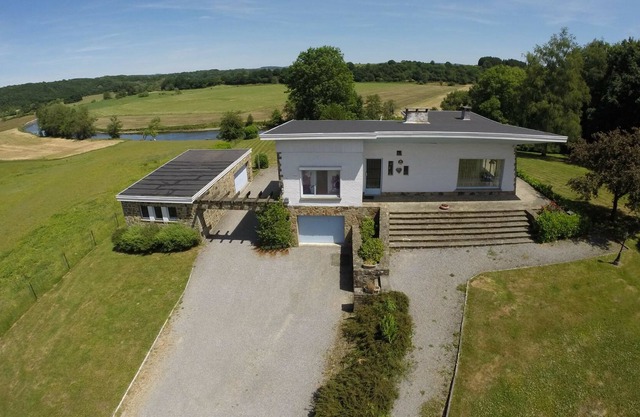 Spacious Villa with bubble bath and Sauna in Ardennes
