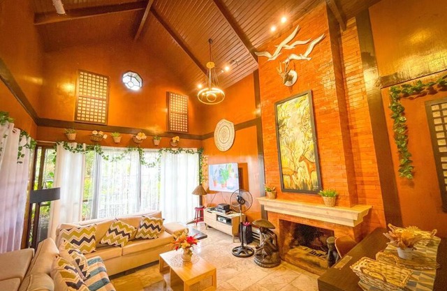 Spacious Villa in Tagaytay with View & Garden